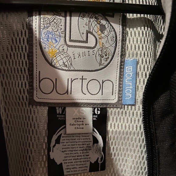 Burton snowboarding jacket - Picture 2 of 2